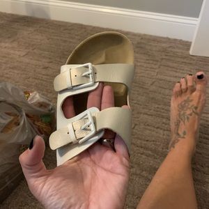 Women’s sandals